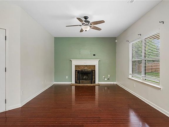 4th image of 24 Churchhill Dr