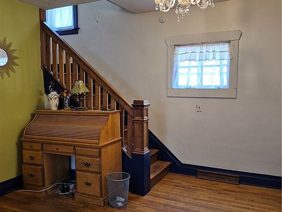 5th image of 41 Kron St