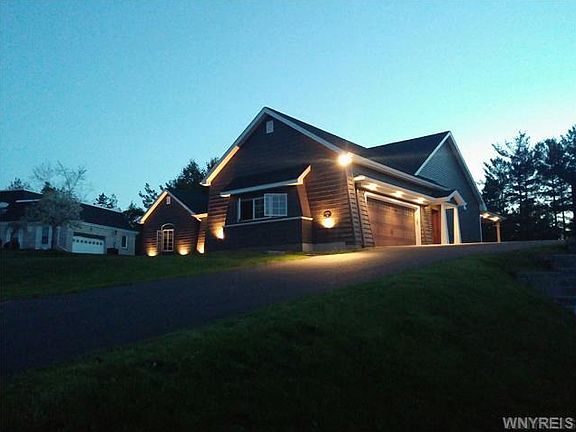 2nd image of 95 Fox Chapel Dr