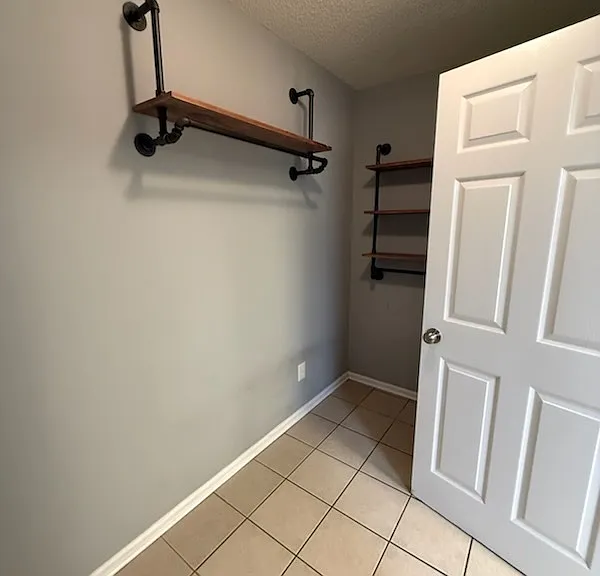 200 Brookdale Dr — Photo 3