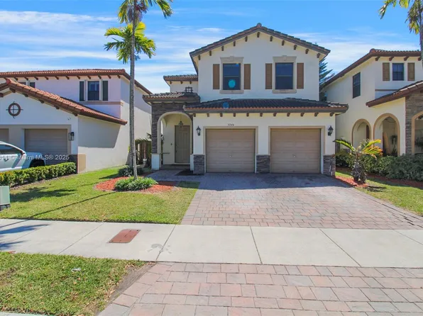 9244 SW 227th Ln, Cutler Bay, FL 33190