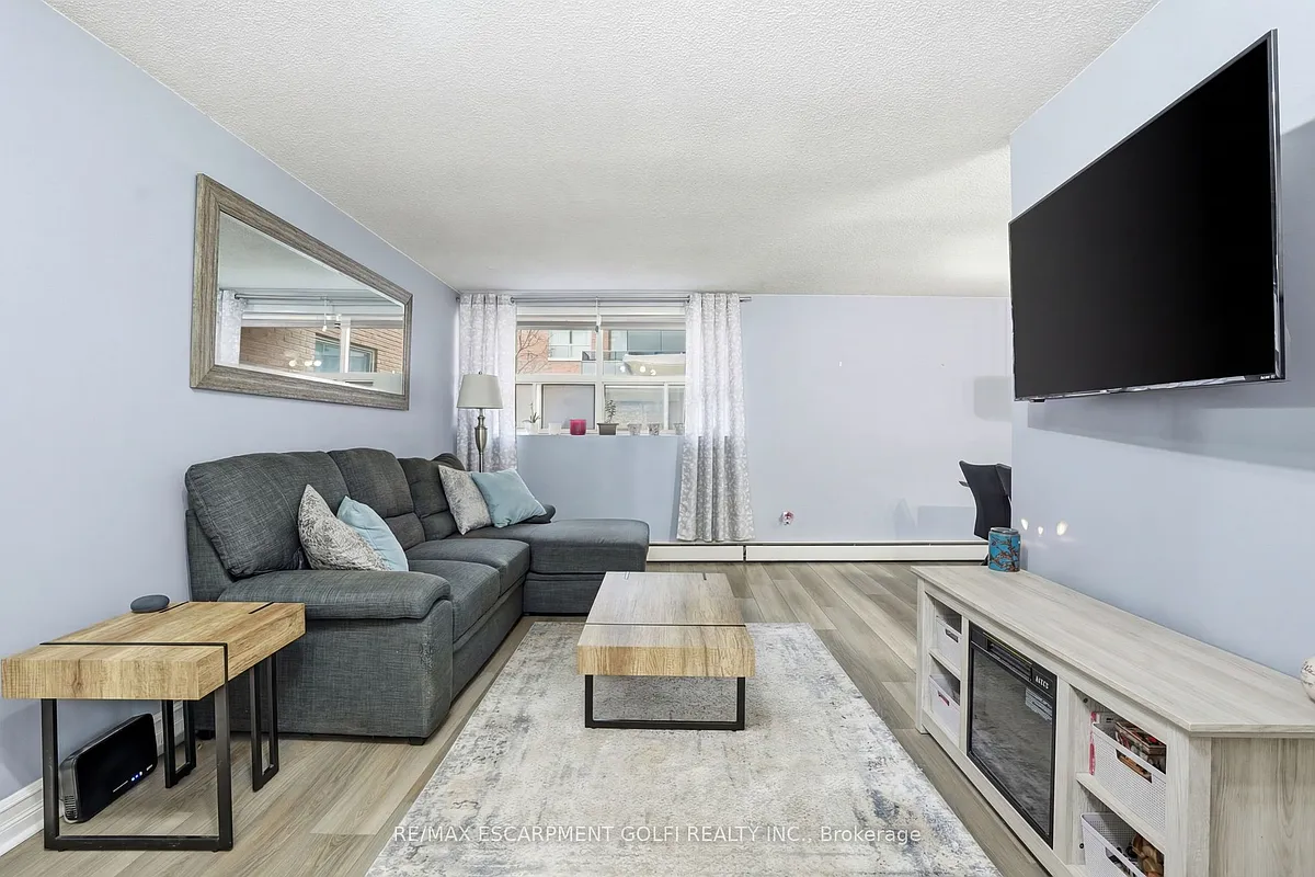 Building Photo - 242 Oakdale Ave #108