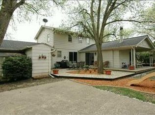 8747 Sunny Hill Dr, Clive, IA 50325
