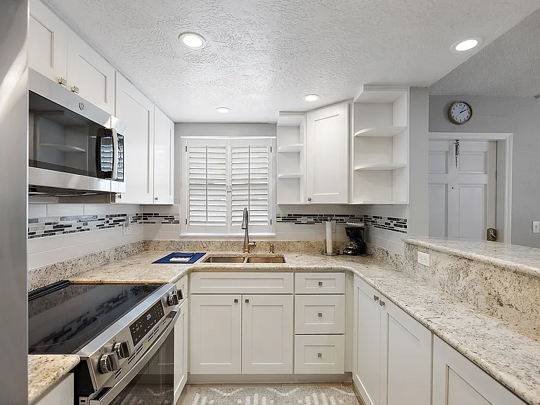 11440 1st St E #1 — Photo 8