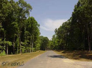 133 Primrose Rd, Advance, NC 27006