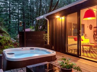 14993 Merry Ln, Guerneville, CA 95446