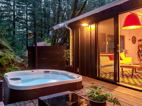 14993 Merry Ln, Guerneville, CA 95446