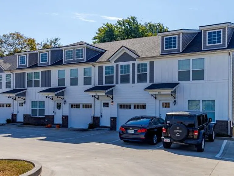 Landrum Place — Photo 1