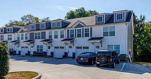 Landrum Place Photo 1