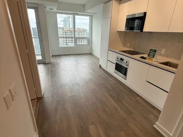 108 Peter St, Toronto, ON
