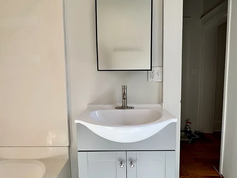 201 Liberty St #2 — Photo 8