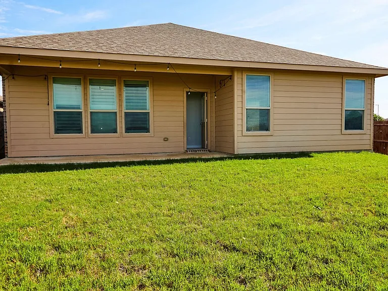 1048 Madelia Ave — Photo 14