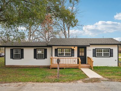 1700 J ST, Floresville, TX, 78114