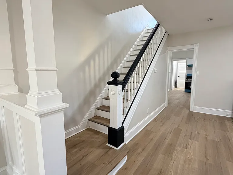 100 N Johnston Ave — Photo 7