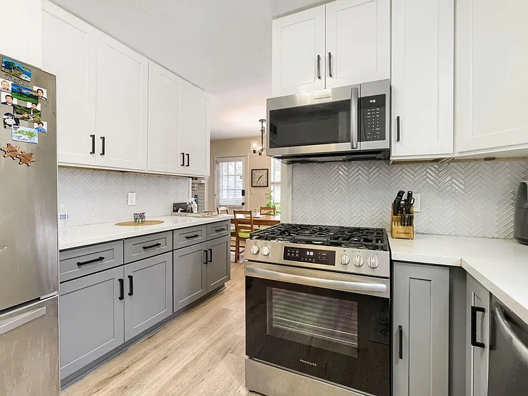 8927 Langdon Ln — Photo 17