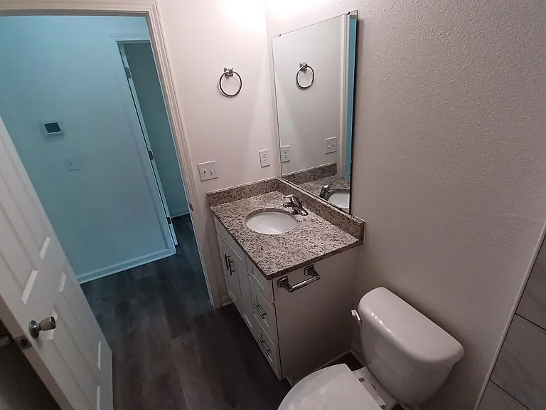 618 Hannah St — Photo 19