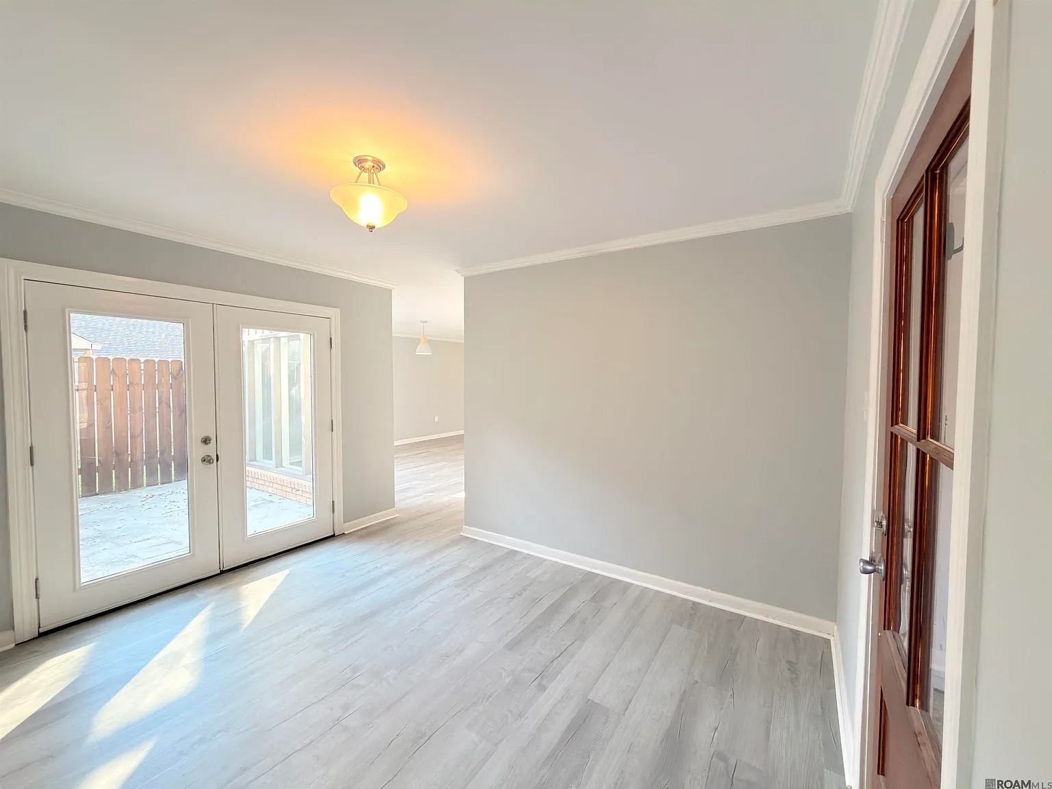 3 bed, 2320 sqft, $2,200 — Photo 4