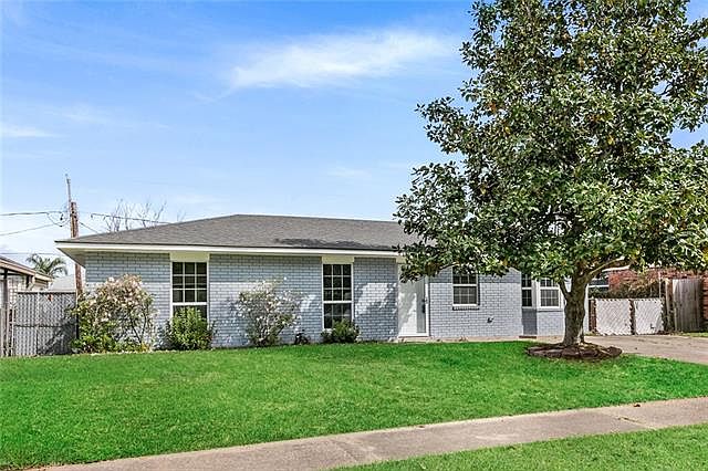 1st image of 2836 Virginia Lee Dr