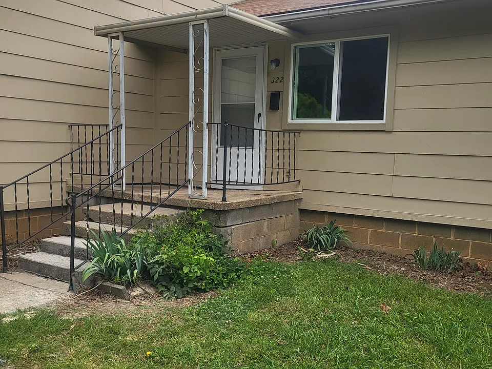322 W North St