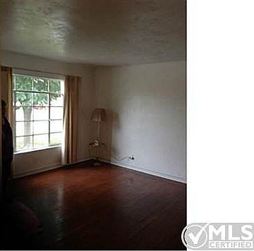 3rd image of 429 Alicia Dr