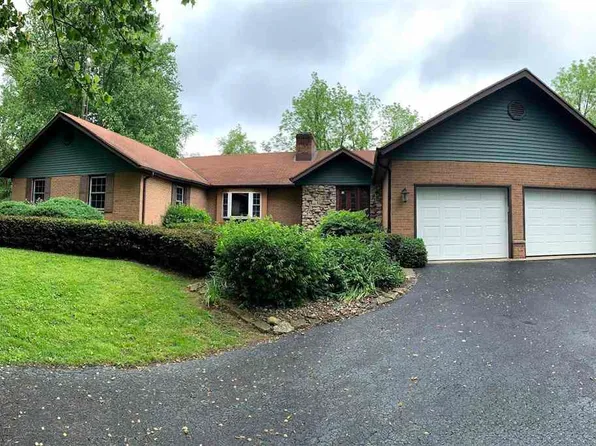 7842 College Corner Rd, Centerville, IN 47330