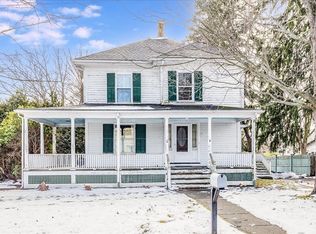 28 Porter St, Wenham, MA 01984