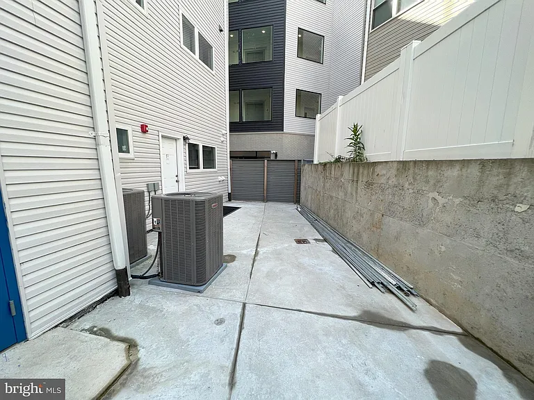 1611 Ridge Ave #3 — Photo 38