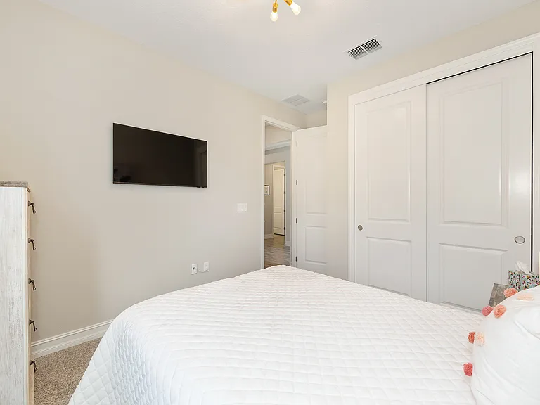 4342 NW 55th Ct — Photo 3