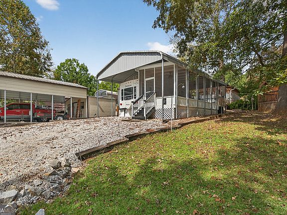 3rd image of 421 Newbury Cir