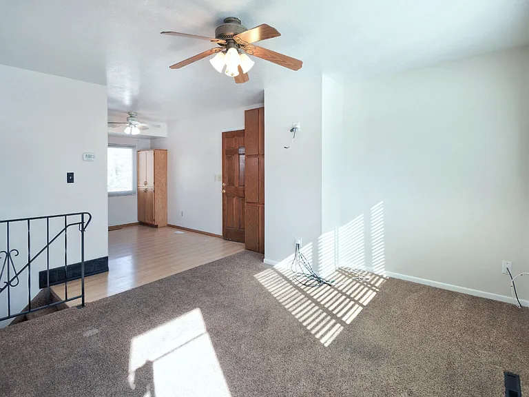 2740 El Capitan Dr — Photo 2
