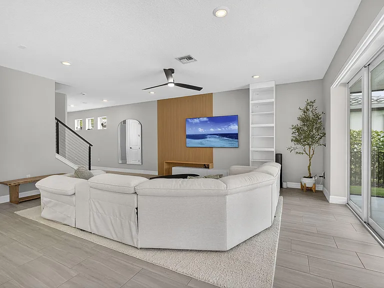 12534 Triumph Ln — Photo 11