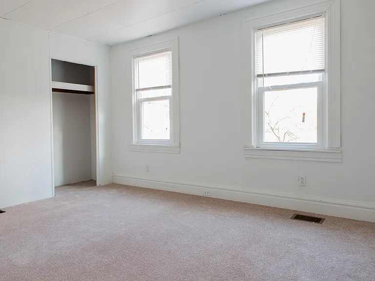 321 Seward St — Photo 5