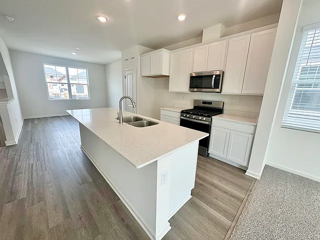 2267 Glacier St — Photo 6