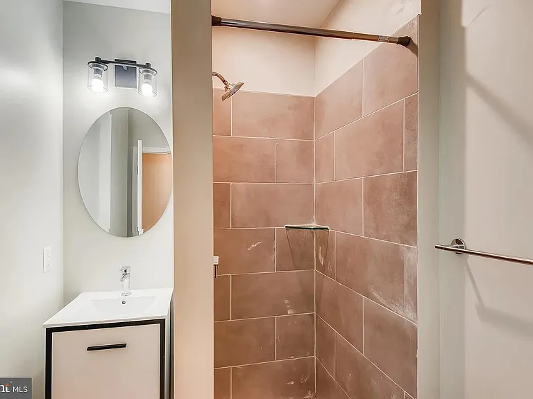 316 E 25th St #1 — Photo 4