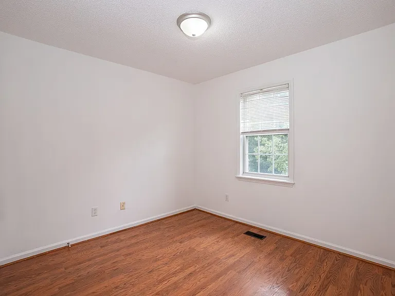 5410 Talserwood Dr — Photo 24