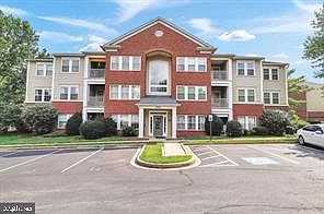 1st image of 2402 Dominion Dr APT 1B