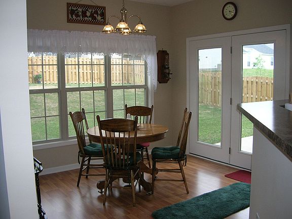 breakfast  room