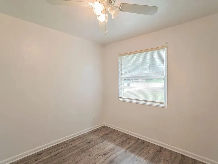 5520 Trail Lake Dr — Photo 10