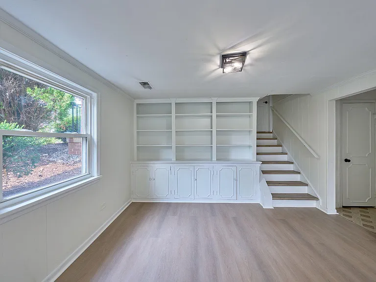 2924 Gracefield Rd — Photo 43