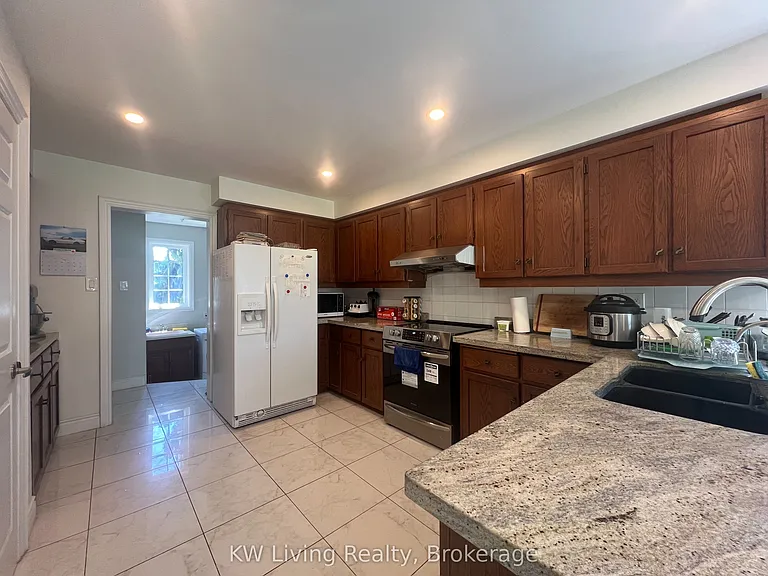 2055 Hadfield Ct — Photo 32