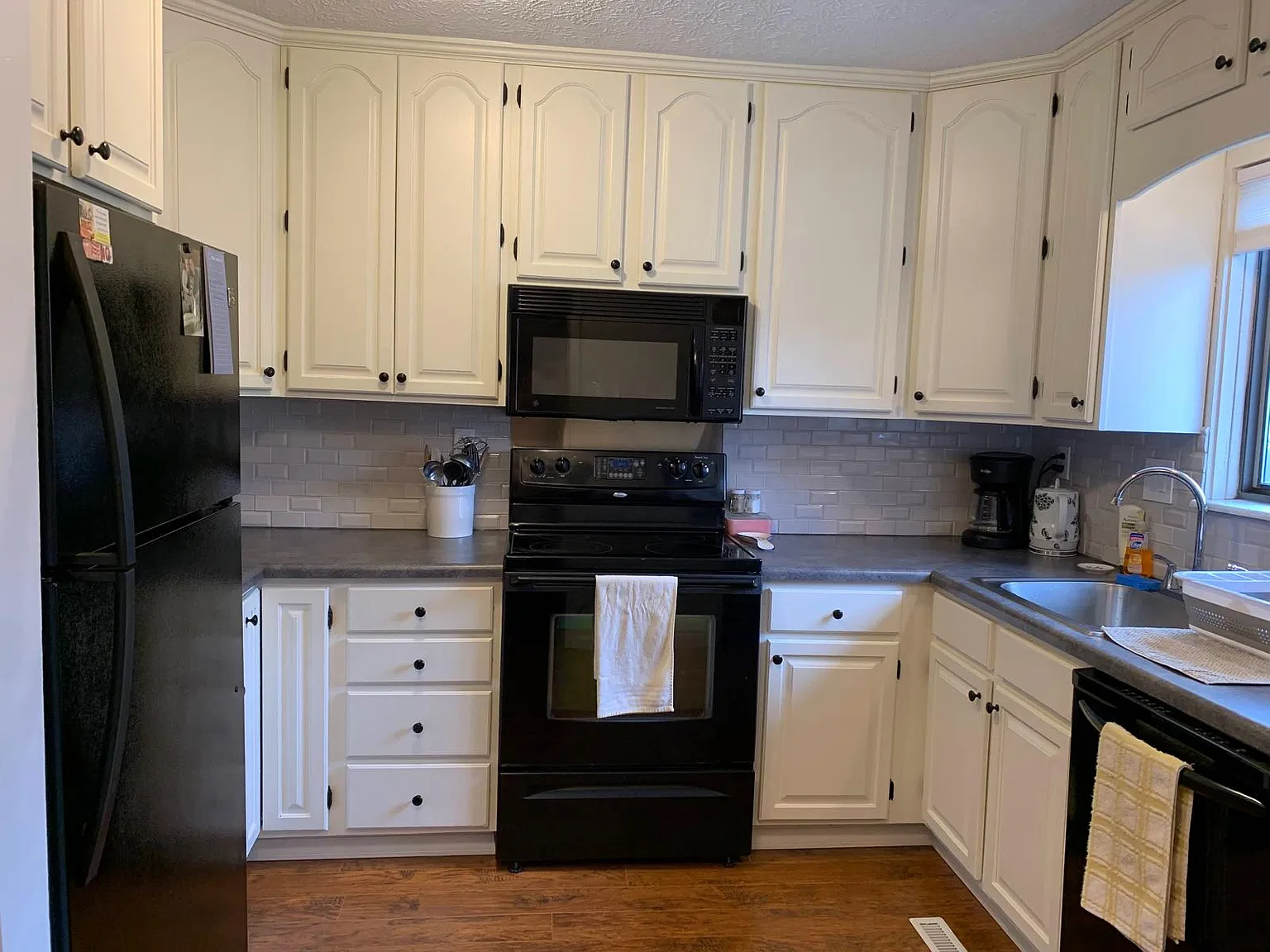 2 bed, 1.5 bath, 1042 sqft, $1,285 — Photo 4