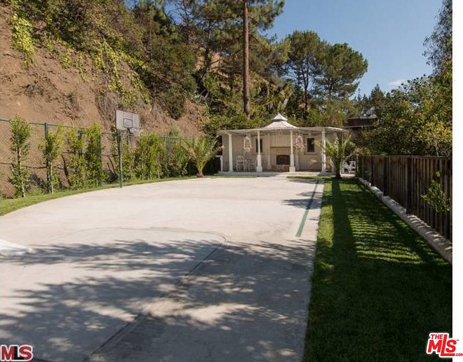 1st image of 1746 Franklin Canyon Dr