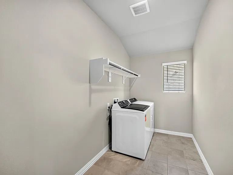 2009 Homestretch Dr — Photo 26