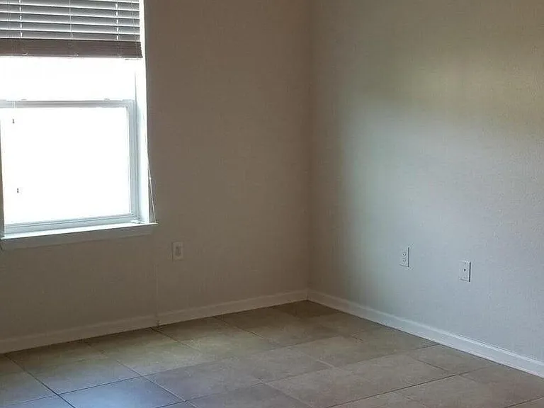131 Burnett Ct #104 — Photo 12