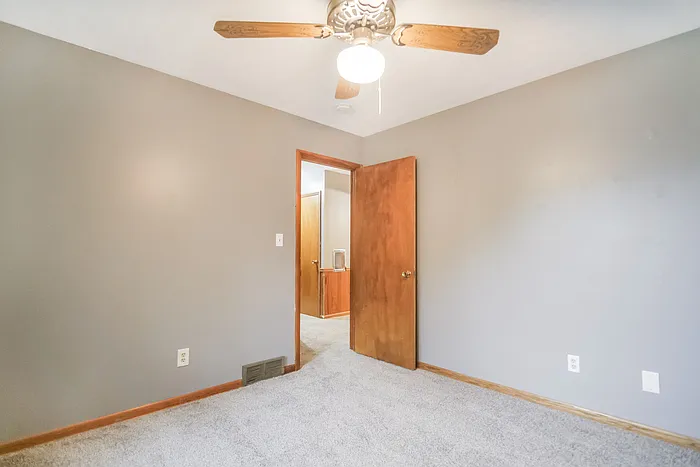 646 Madison Ave — Photo 11