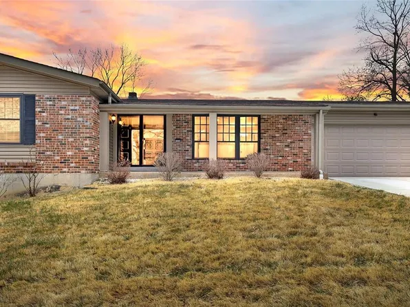 14544 Pettycoat Ln, Florissant, MO 63034