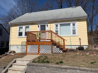 15 Laurel Ave, Methuen, MA 01844
