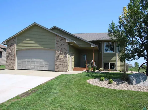 704 S Shebal Ave, Harrisburg, SD 57032