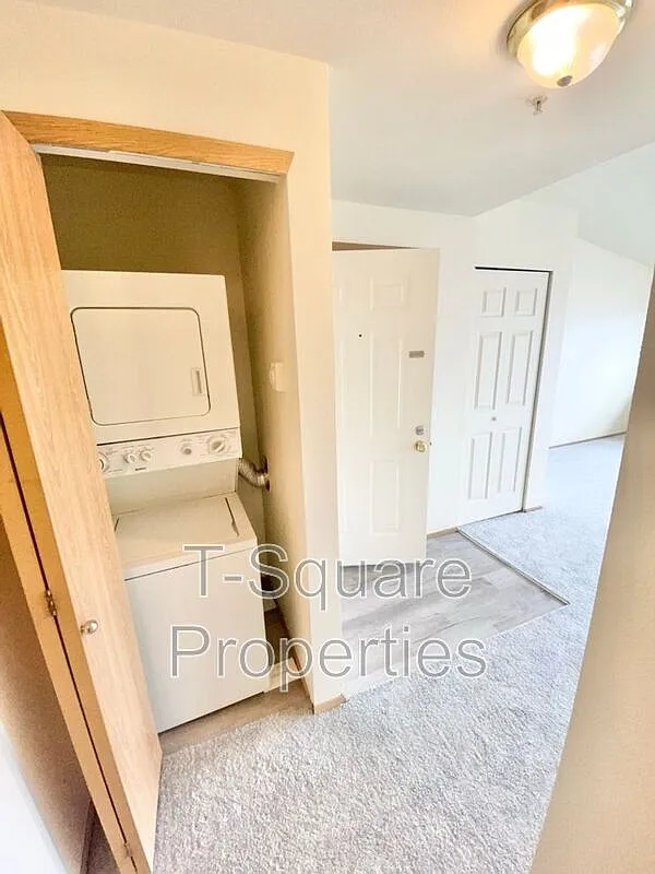 2 bed, 2.0 bath, 1050 sqft, $1,975 — Photo 2