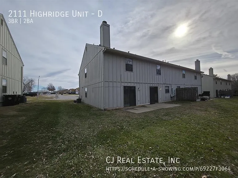 2111 Highridge Dr #D — Photo 11